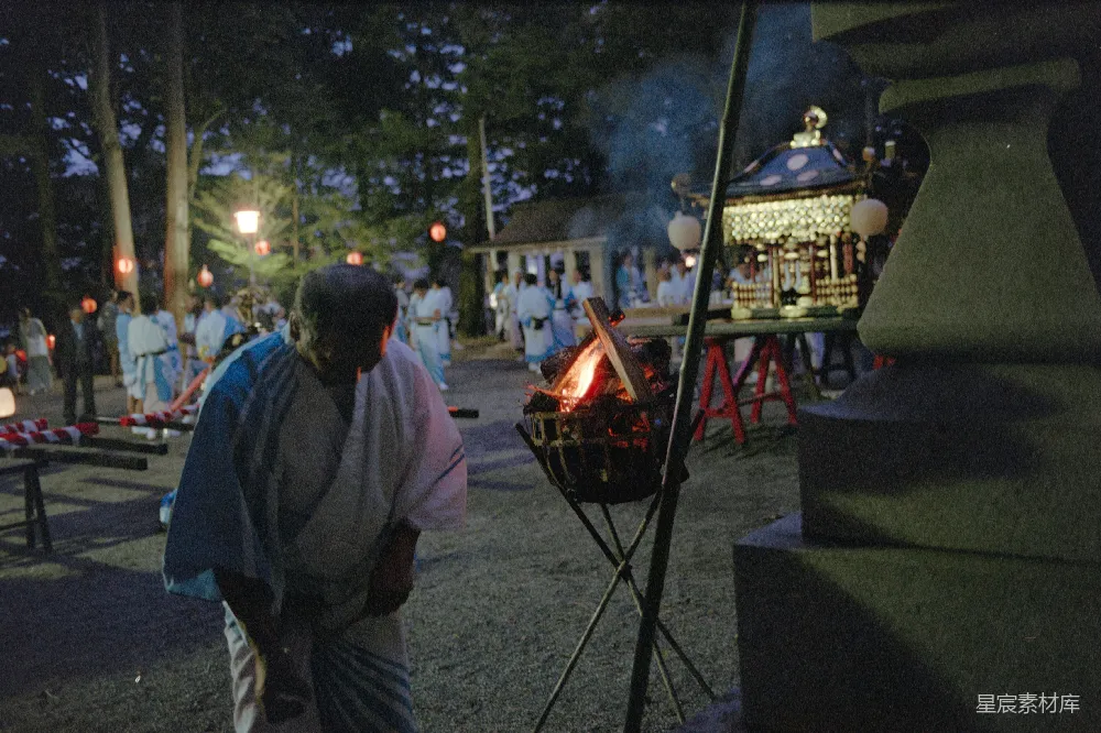 高清摄影 祭典 夜晚 传统 仪式 神秘 夜晚的祭典：传统仪式的庄重与神秘