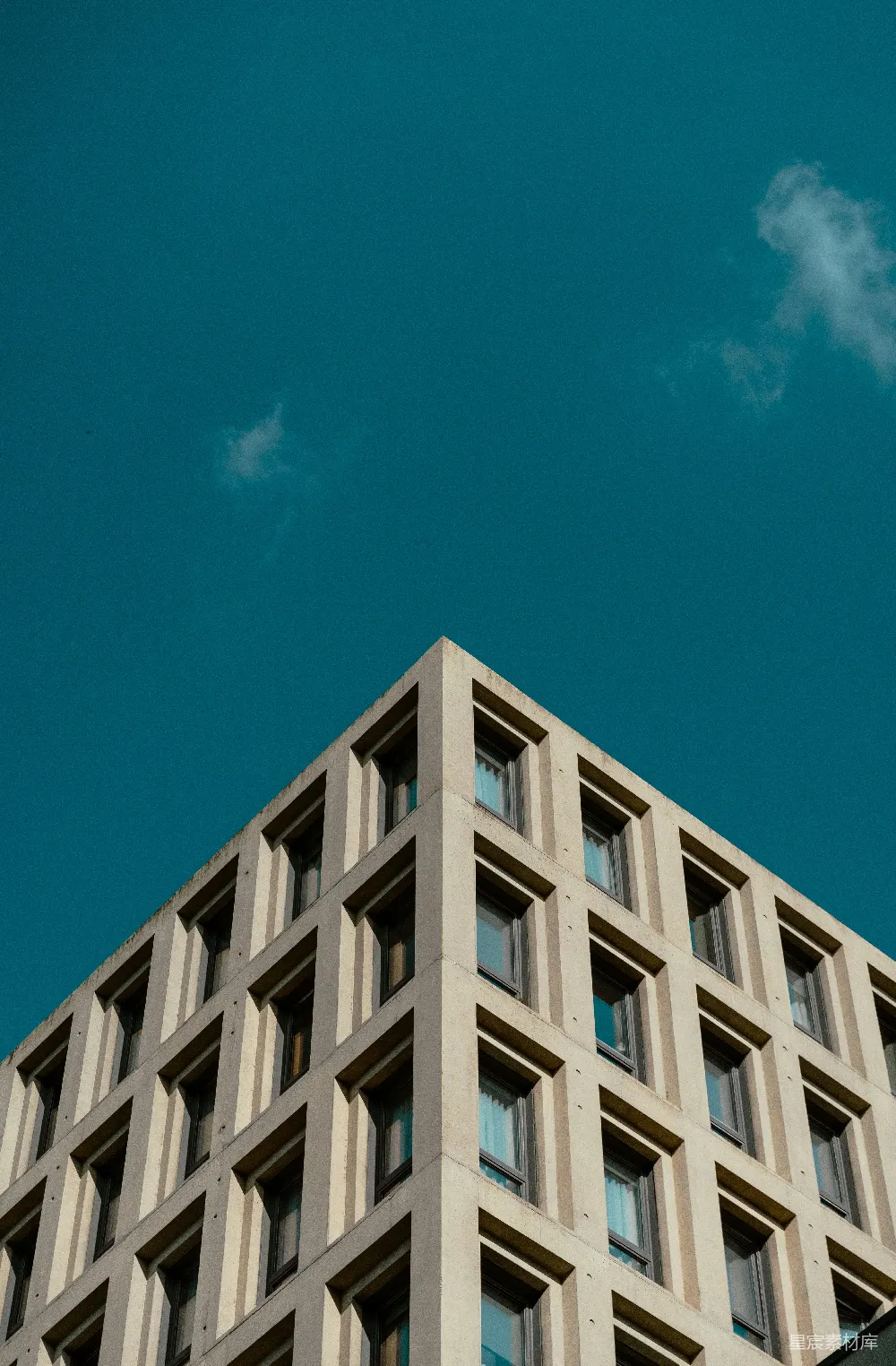 高清摄影 建筑 现代风格 城市景观 自然与城市 简约美学 建筑与蓝天的和谐