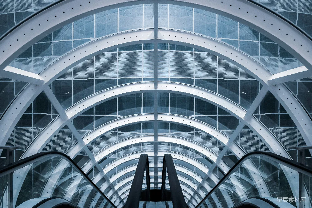高清摄影 现代建筑 向上楼梯 玻璃幕墙 简洁设计 都市风景 现代建筑中的向上楼梯