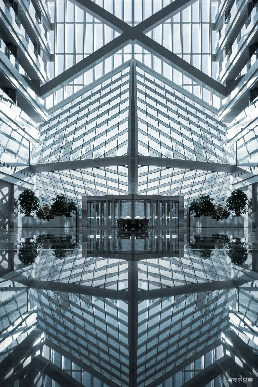 高清摄影 现代建筑 玻璃天顶 倒影 室内设计 城市景观 现代建筑中的玻璃天顶与倒影
