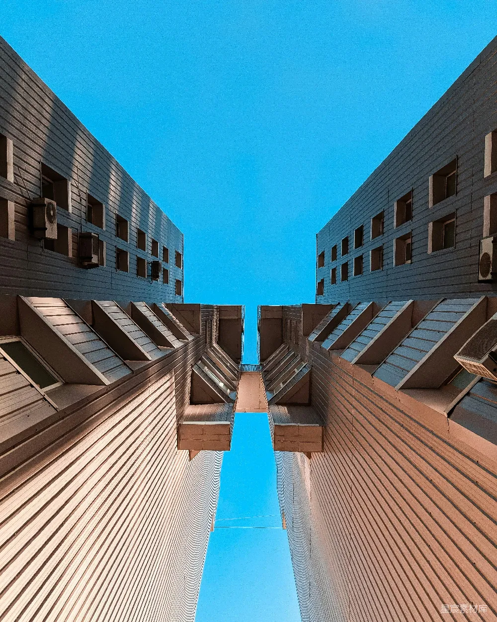 高清摄影 城市 建筑 蓝天 几何线条 现代 仰望高楼：城市建筑之美