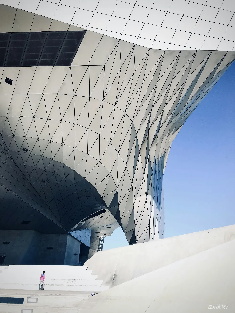 高清摄影 现代建筑 几何图案 未来主义 城市景观 艺术视角 未来感建筑