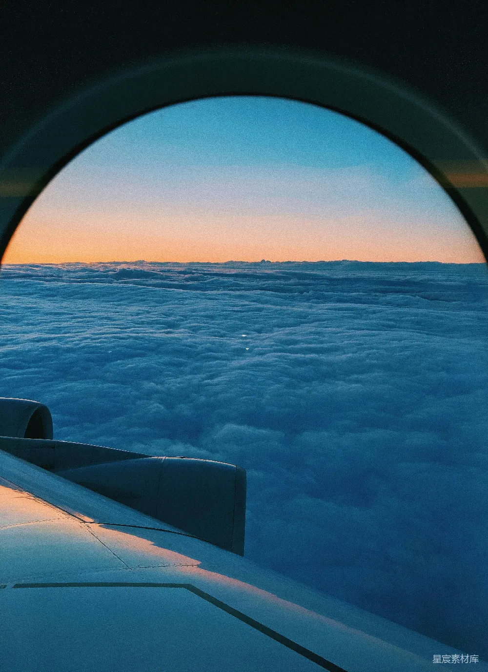 高清摄影 飞机 日出 云海 旅行 自然 飞机窗外的云海日出