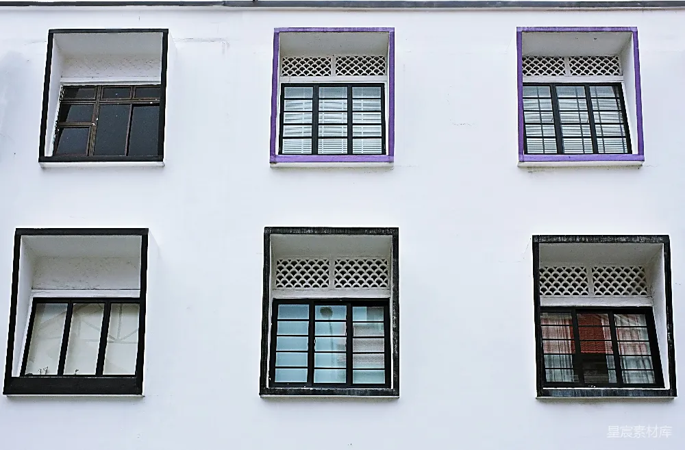 高清摄影 建筑 窗户 对称 城市 设计 白色建筑上的窗户排列