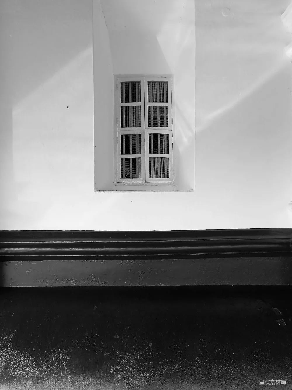 高清摄影 建筑 黑白 几何 光影 简约 黑白色调的窗户与光影