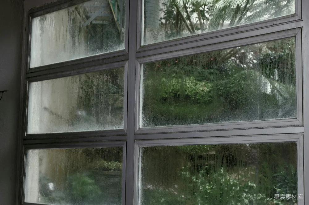 高清摄影 窗户 雨景 自然 情感 建筑 雨中的窗棂