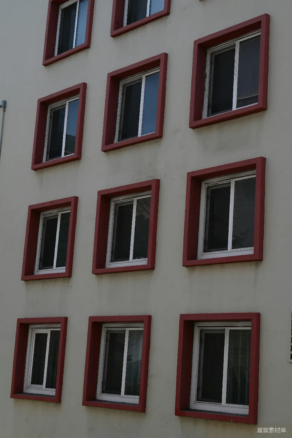 高清摄影 窗户 建筑 红框 城市景观 住宅 红框窗户的建筑立面