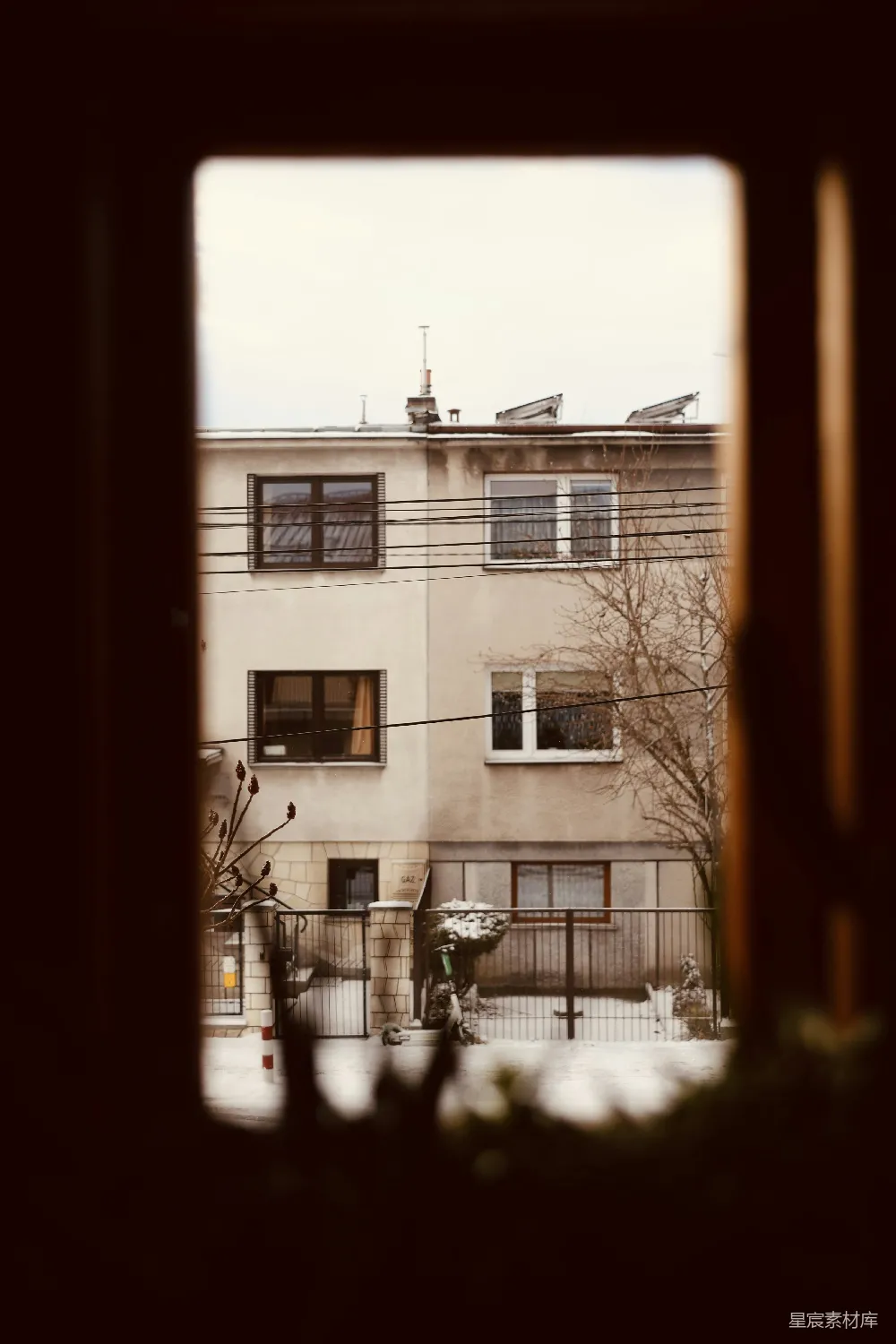 高清摄影 窗户 建筑 城市 视角 冬季 透过窗户看的建筑