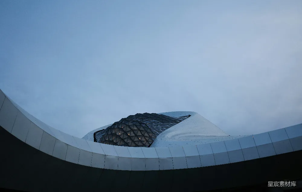 高清摄影 建筑 现代风格 几何设计 城市景观 城市天际线 现代建筑的几何美学