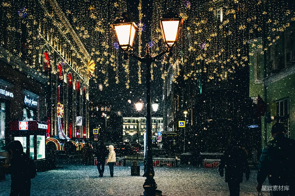 高清摄影 圣诞节 城市夜景 雪景 节日气氛 街灯 冬夜灯火下的城市