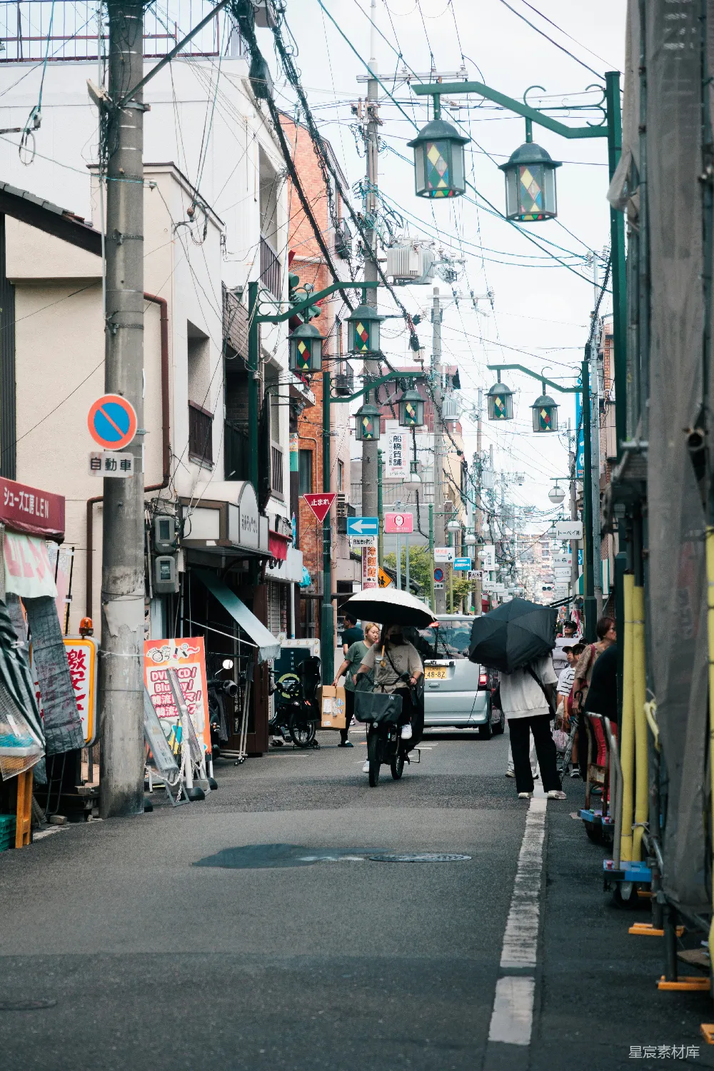 高清摄影 街道 雨天 生活场景 日常 城市 雨中的街道