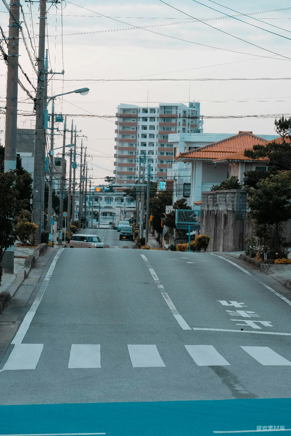 高清摄影 城市 街道 建筑 交通 宁静 城市街道的宁静一隅