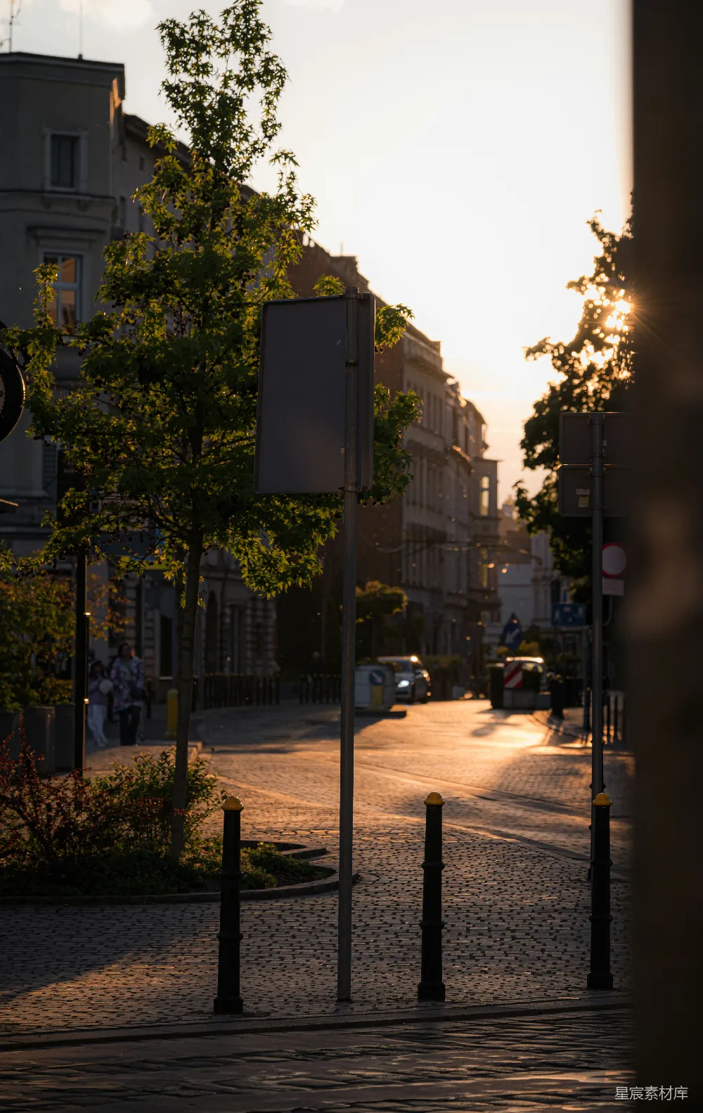 高清摄影 夕阳 街道 安静 城市 风景 夕阳下的宁静街道