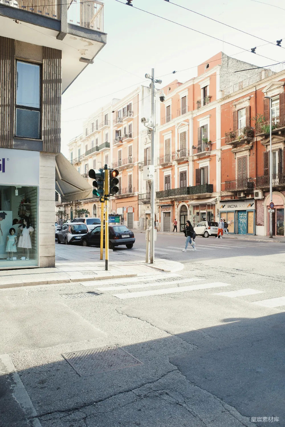高清摄影 城市 街景 行人 过街 建筑 城市街景，行人过街