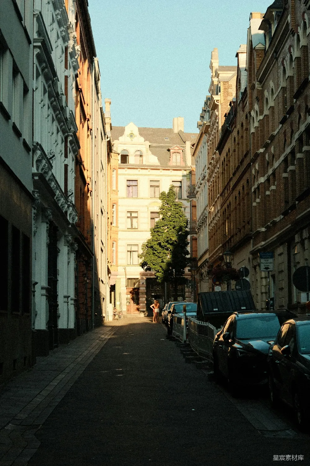 高清摄影 城市 建筑 宁静 阳光 街道 阳光下的宁静小巷