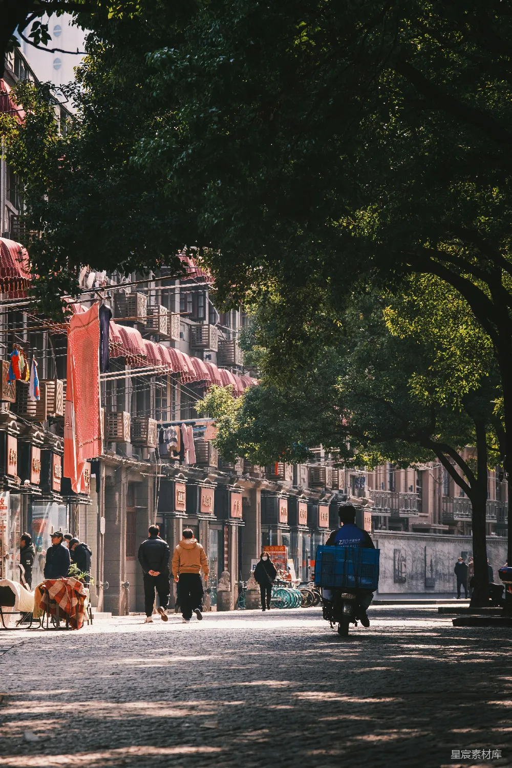 高清摄影 老街区 阳光 生活场景 城市 日常 阳光下的老街区