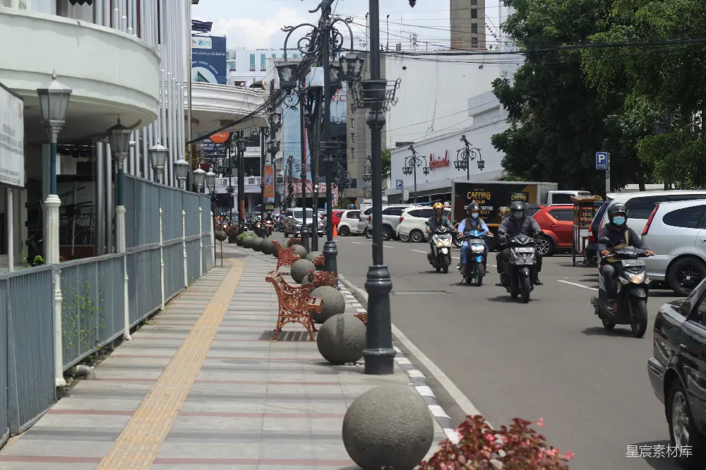 高清摄影 街道 摩托车 城市 交通 休闲 城市街道上的摩托车行驶