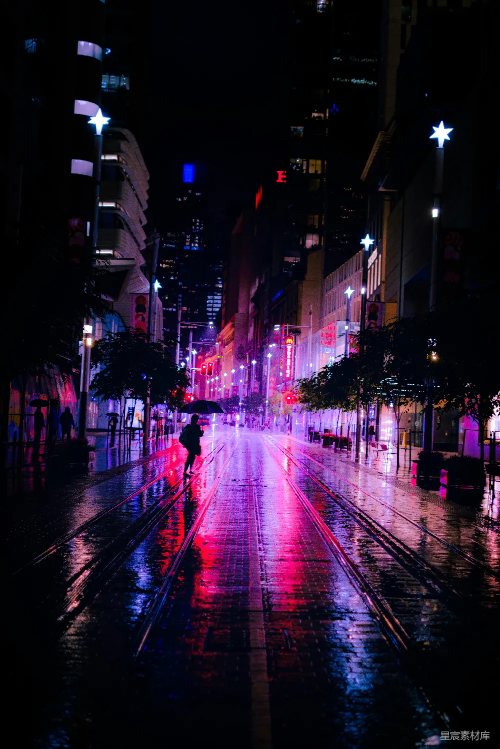 高清摄影 城市 夜晚 雨景 霓虹灯 孤独 雨夜霓虹下的街头