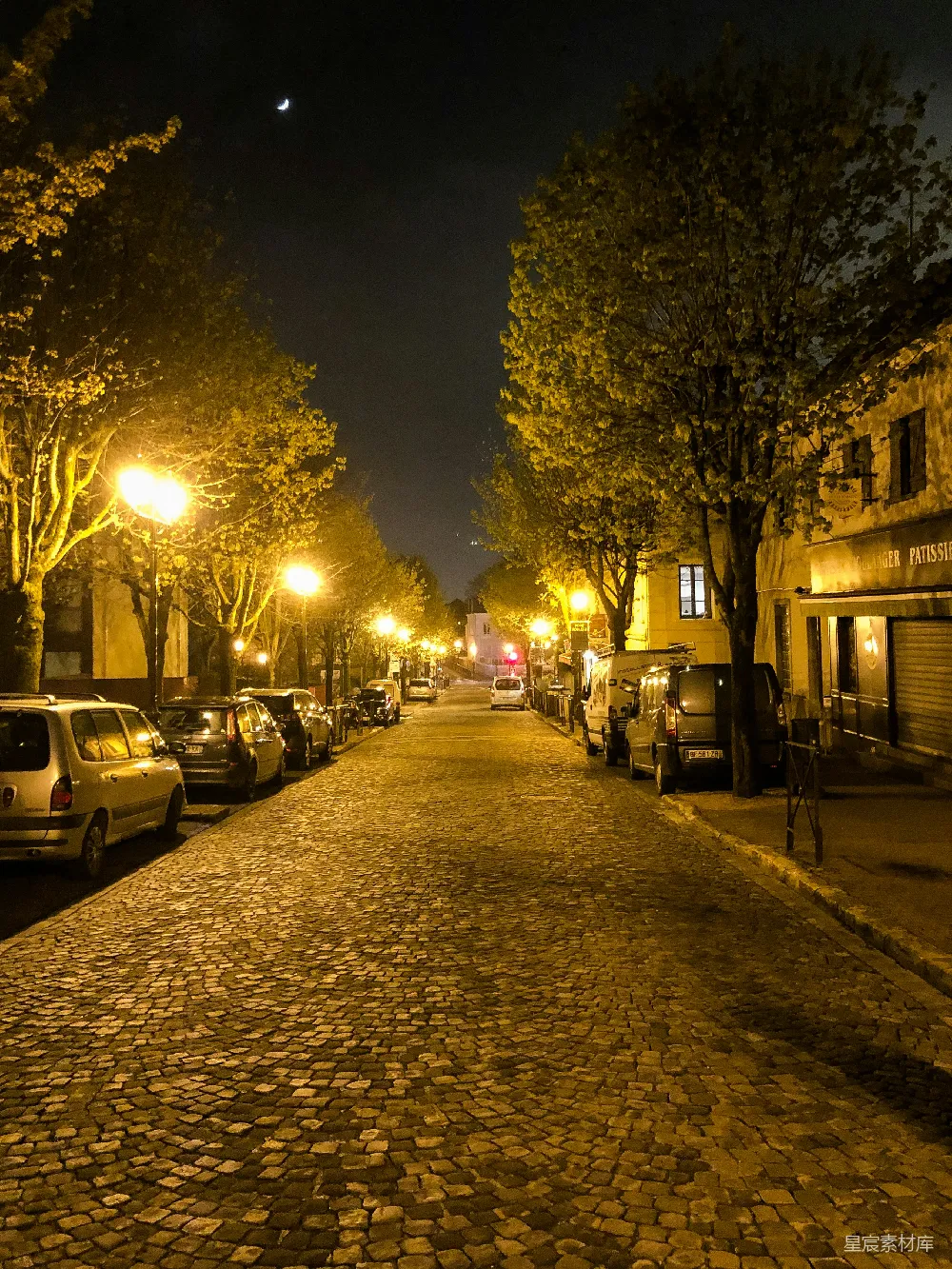 高清摄影 夜景 城市 照明 街道 宁静 夜幕下的石板路