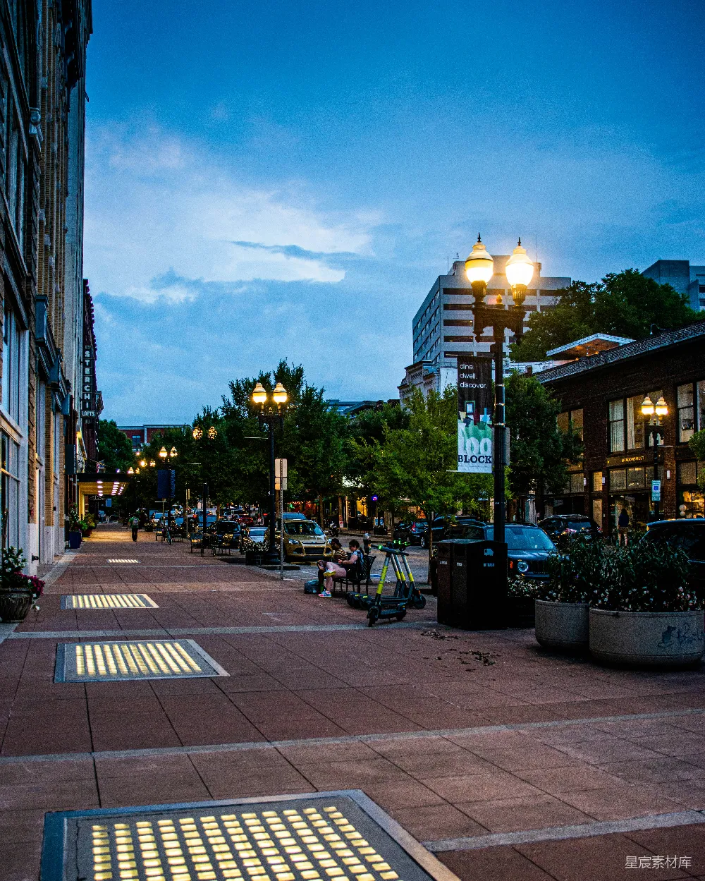 高清摄影 城市 黄昏 街道 休闲 照明 黄昏时分的城市街道