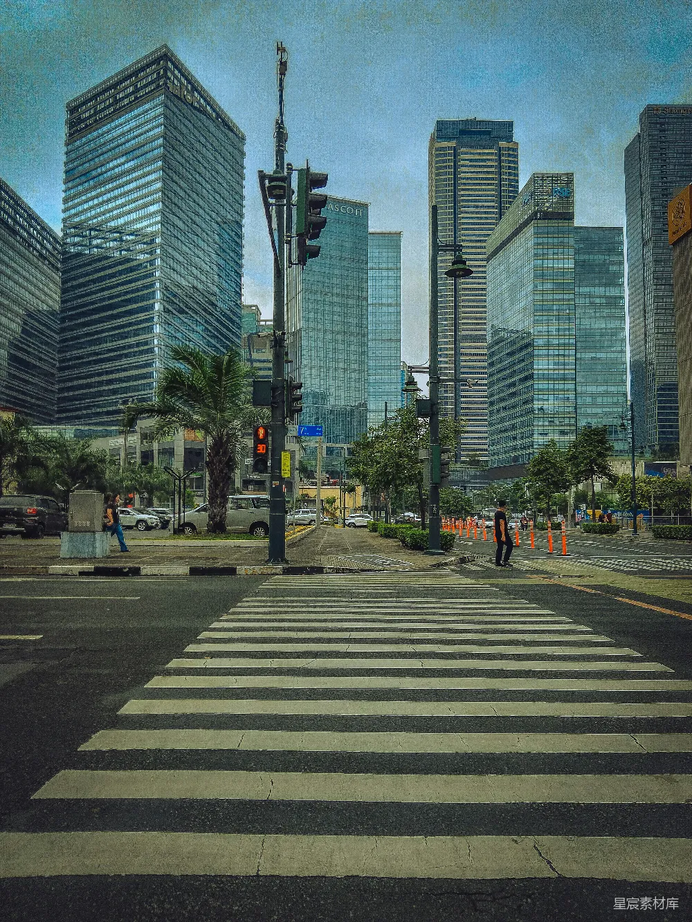 高清摄影 城市 摩天大楼 斑马线 都市风景 现代建筑 城市中的斑马线与摩天大楼