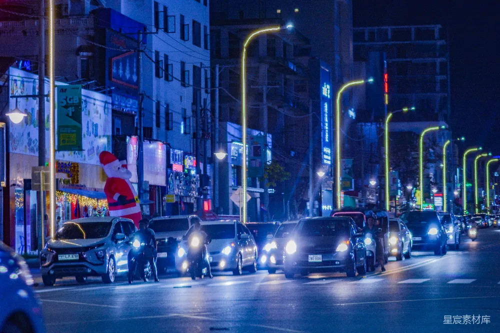 高清摄影 夜晚 城市 街道 霓虹灯 交通 夜晚霓虹下的城市街道
