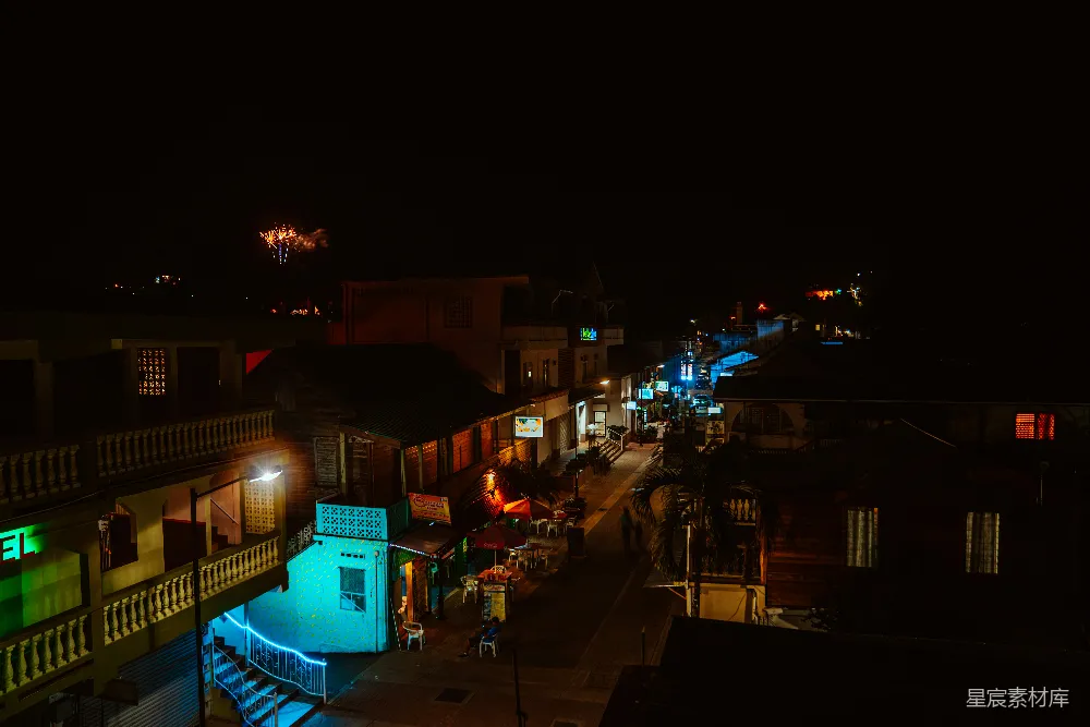 高清摄影 夜景 小镇 烟花 灯光 休闲 夜幕下的小镇