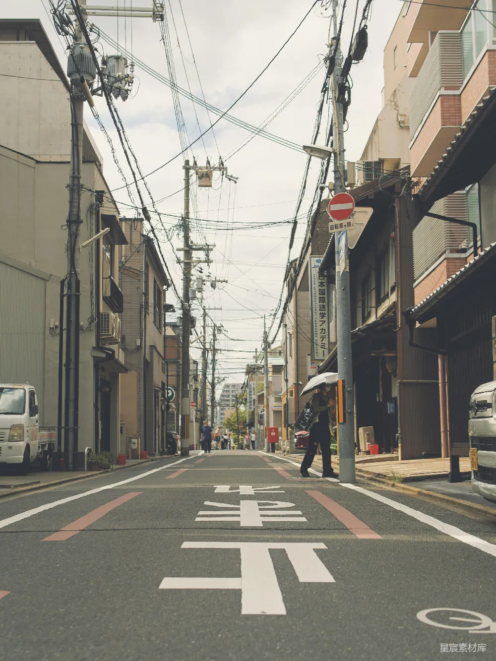 高清摄影 东京 巷弄 日本 城市 街道 东京街头的日式巷弄