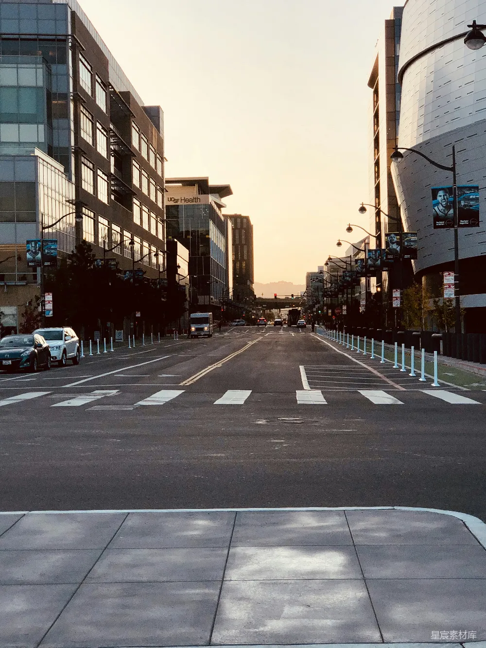 高清摄影 城市 日落 街道 宁静 建筑 城市日落的宁静街道