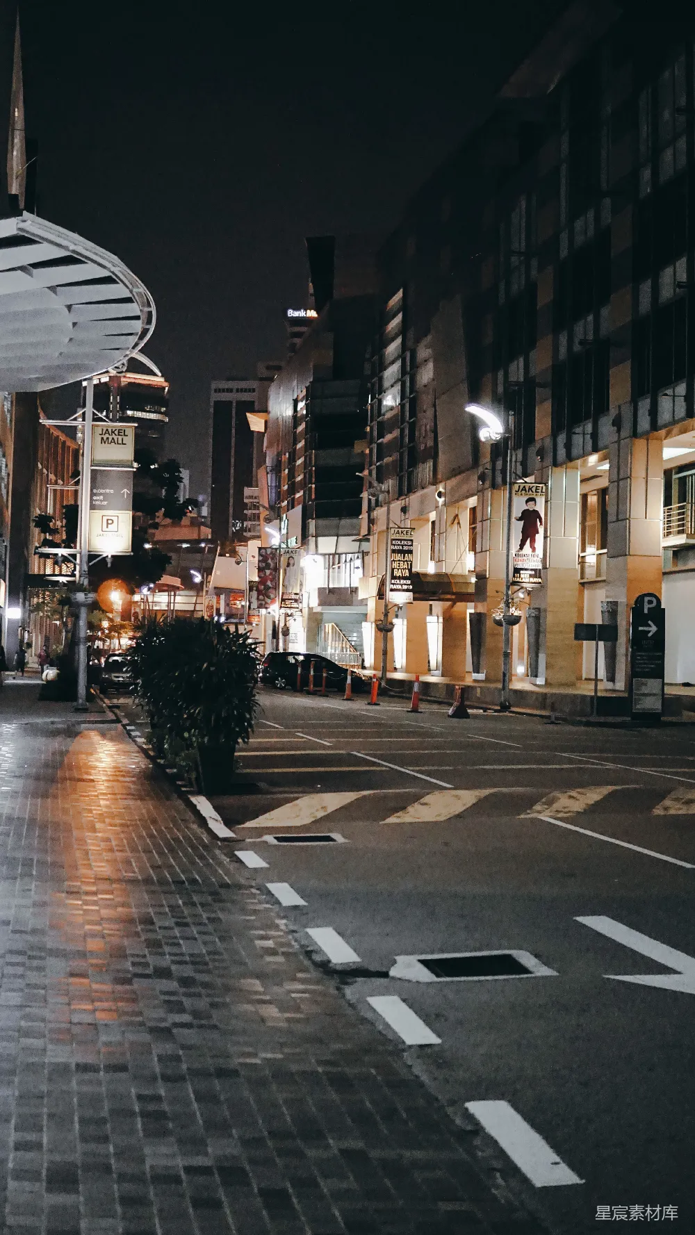 高清摄影 城市 夜景 街道 建筑 灯光 夜晚的城市街景