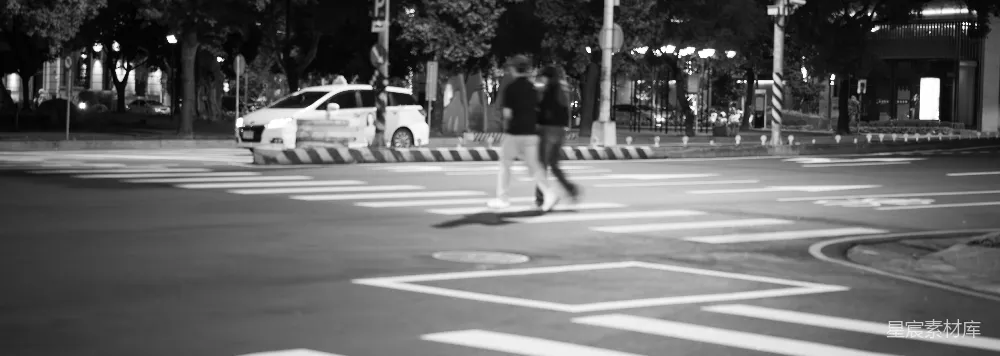 高清摄影 黑白摄影 城市生活 行人 夜晚 街道 夜色中的都市剪影