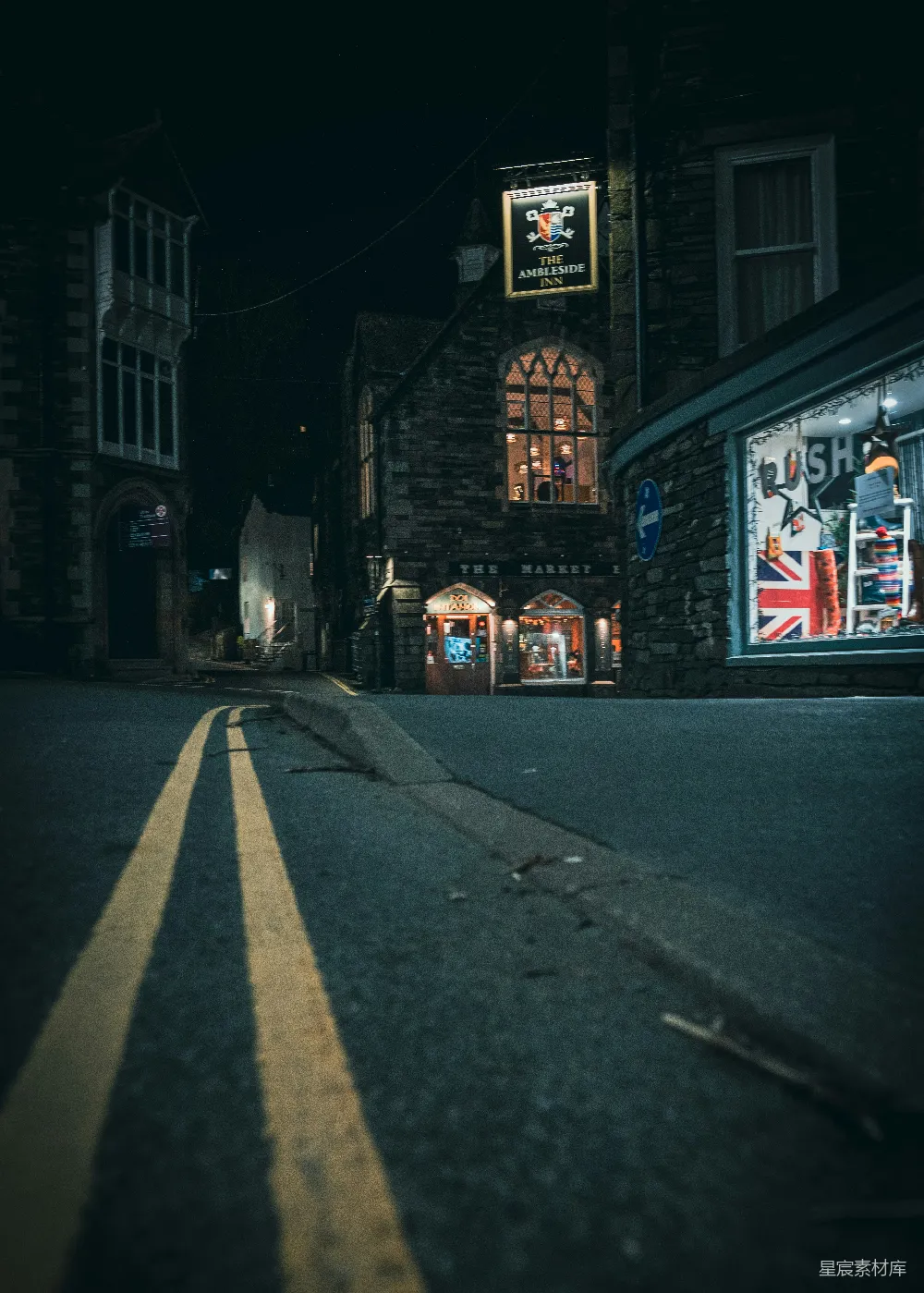 高清摄影 夜景 英式建筑 街道 宁静 城市 夜幕下的英式小镇
