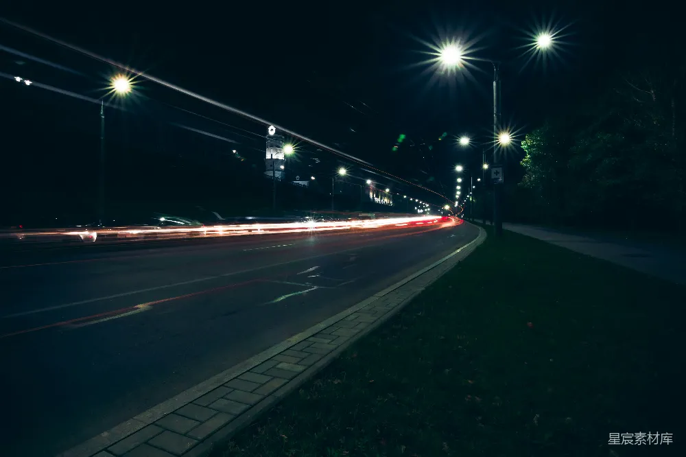 高清摄影 夜晚 城市 灯光 速度 动态 夜幕下的城市街道