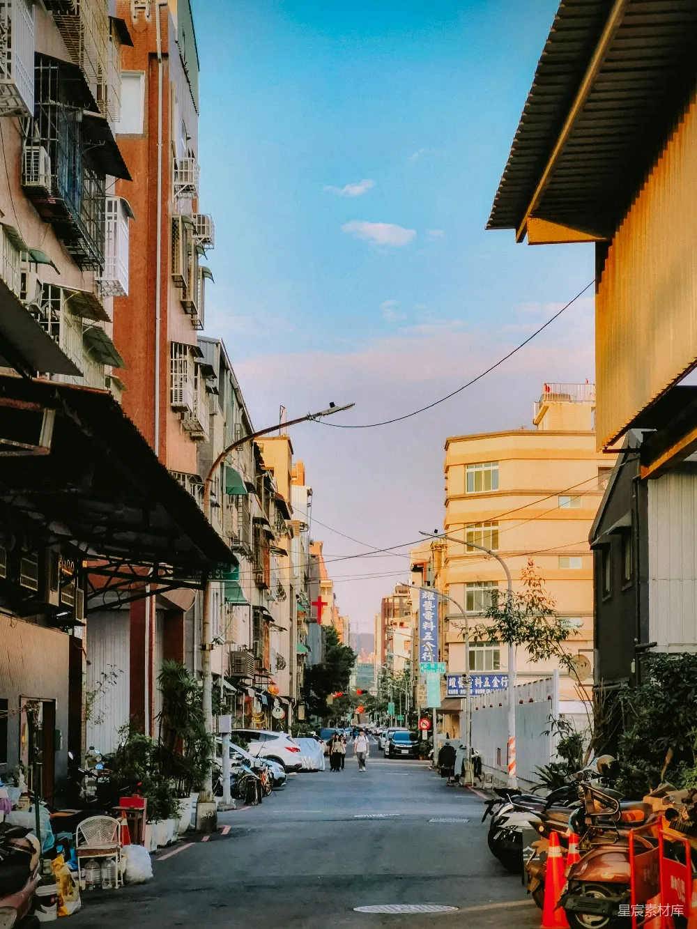 高清摄影 城市 小巷 夕阳 建筑 宁静 夕阳下的城市小巷