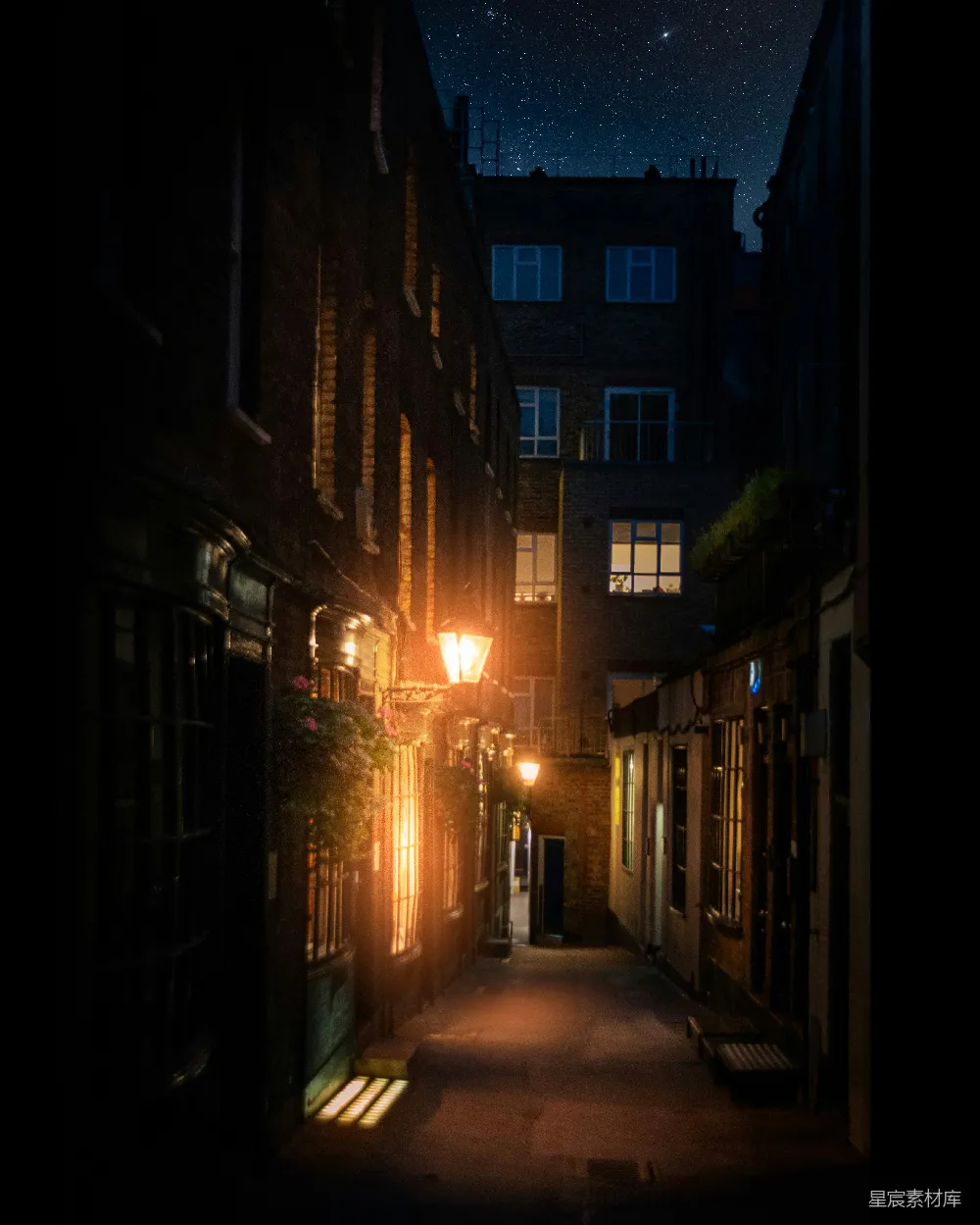 高清摄影 夜景 街道 灯光 建筑 城市 夜晚的巷子