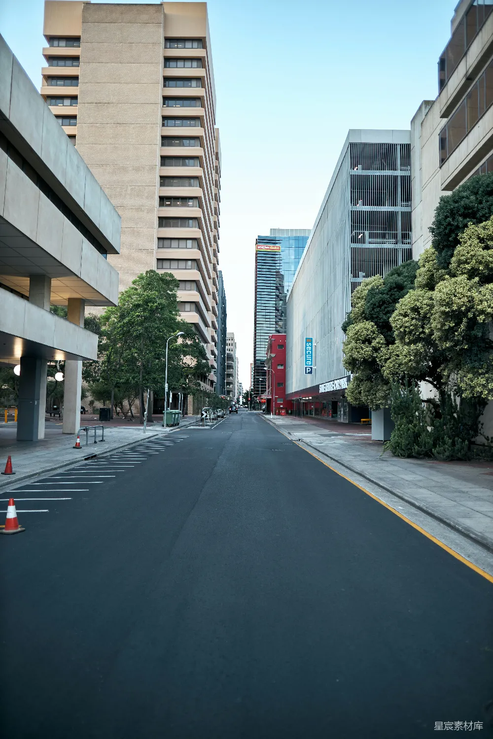高清摄影 城市 建筑 街道 宁静 现代 城市中的静谧街道