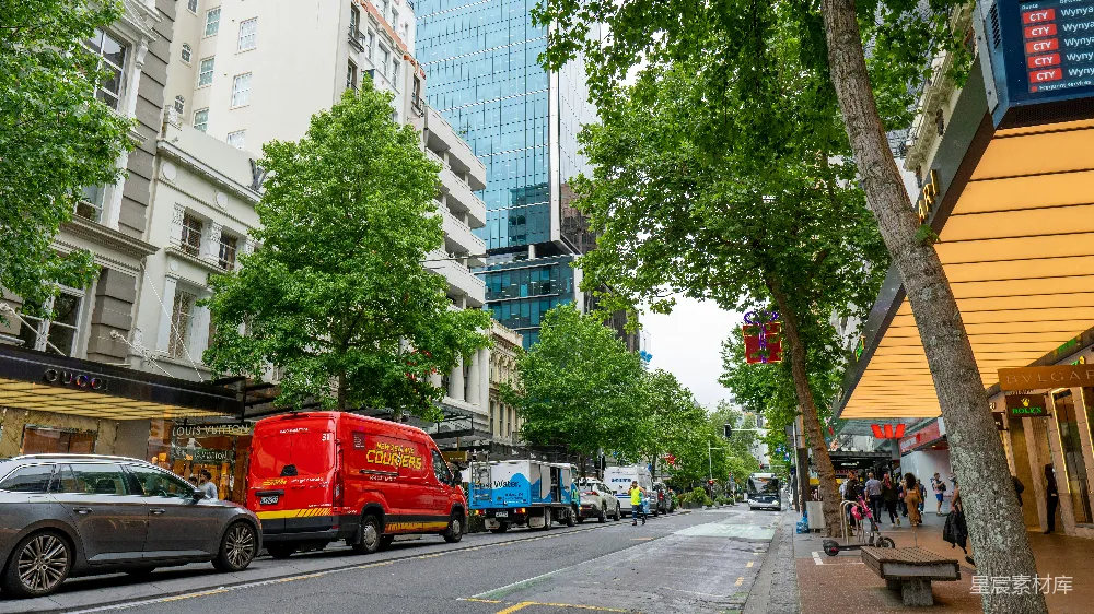 高清摄影 城市 街道 绿化 商业 休闲 城市街道的宁静一隅