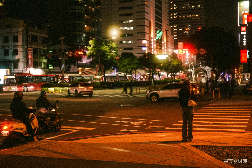 高清摄影 夜景 城市 街景 交通 都市 夜幕下的城市街景