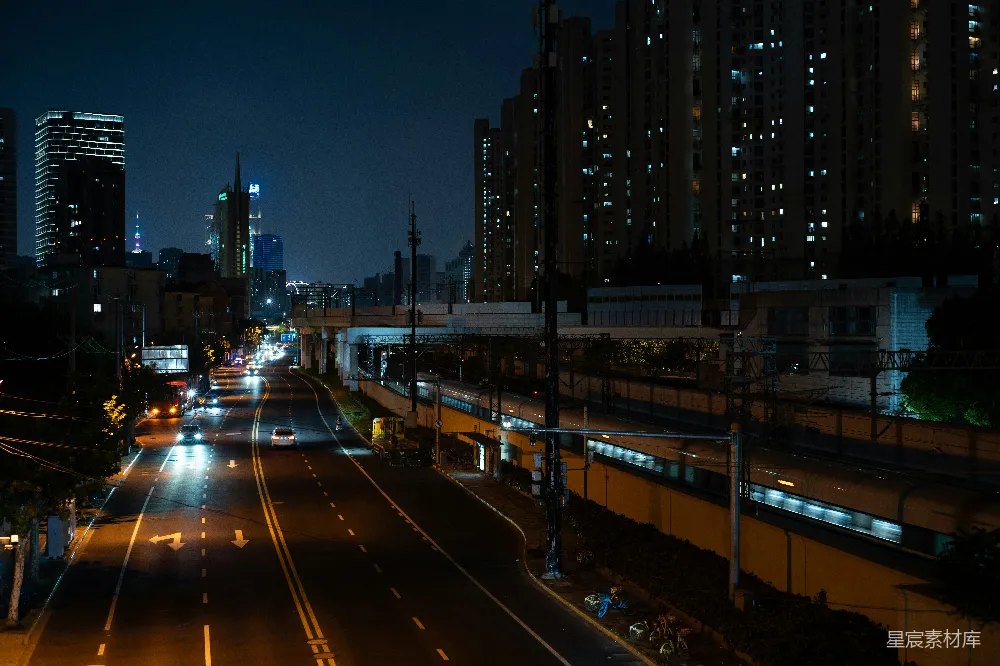 高清摄影 城市 夜景 交通 建筑 火车 夜幕下的城市街景