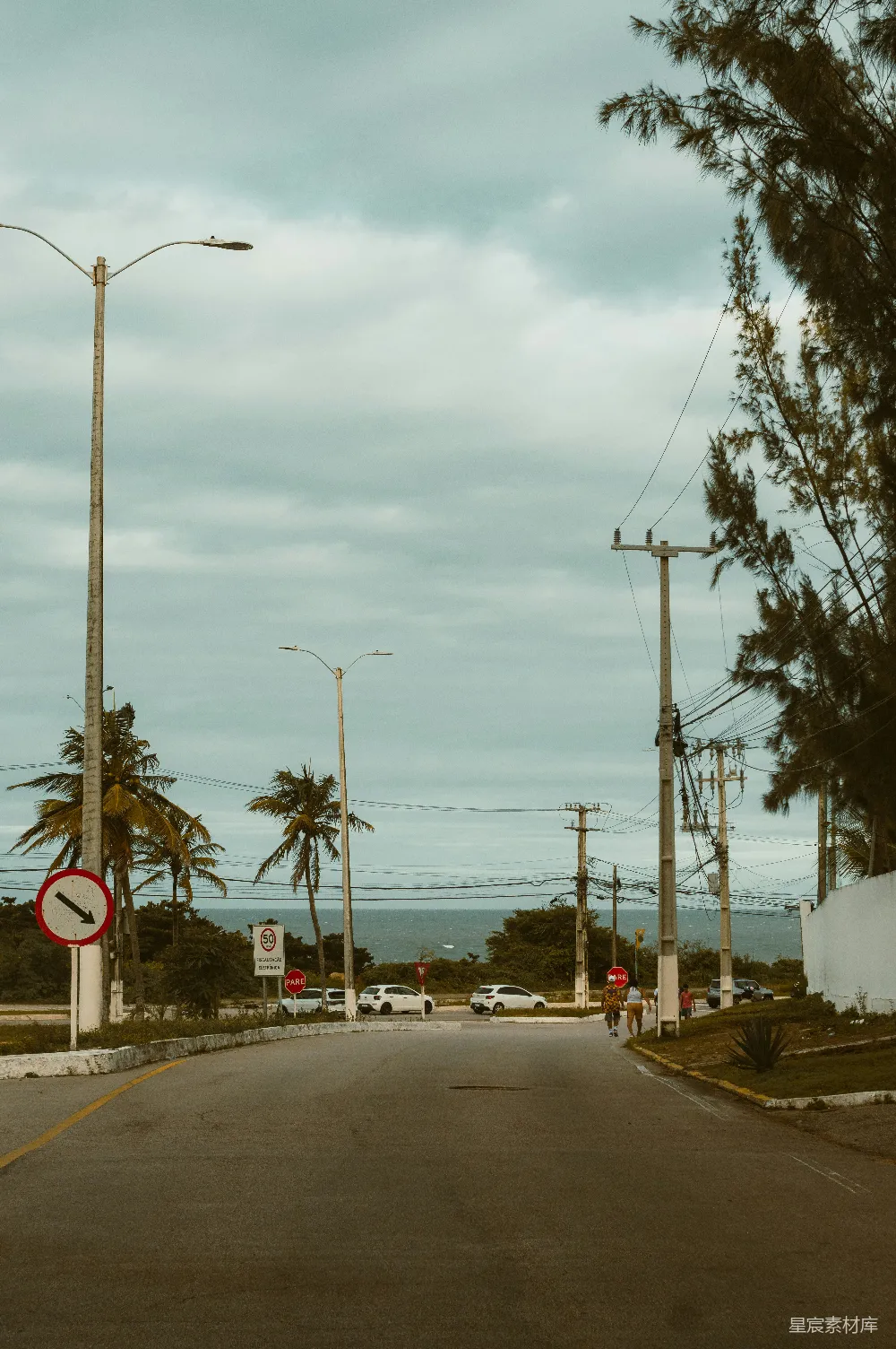 高清摄影 风景 街道 海滩 自然 城市 海边的街道