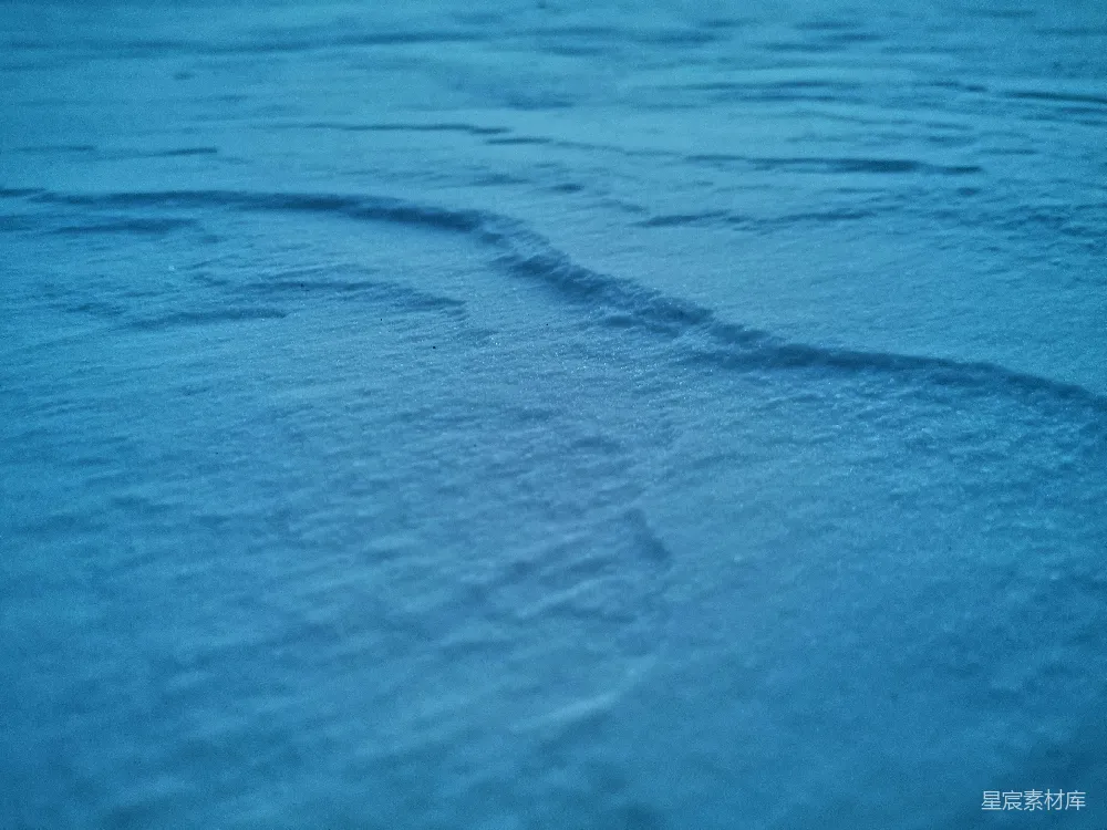 高清摄影 雪地 蓝色调 自然景观 冬季 户外 蓝色调雪地