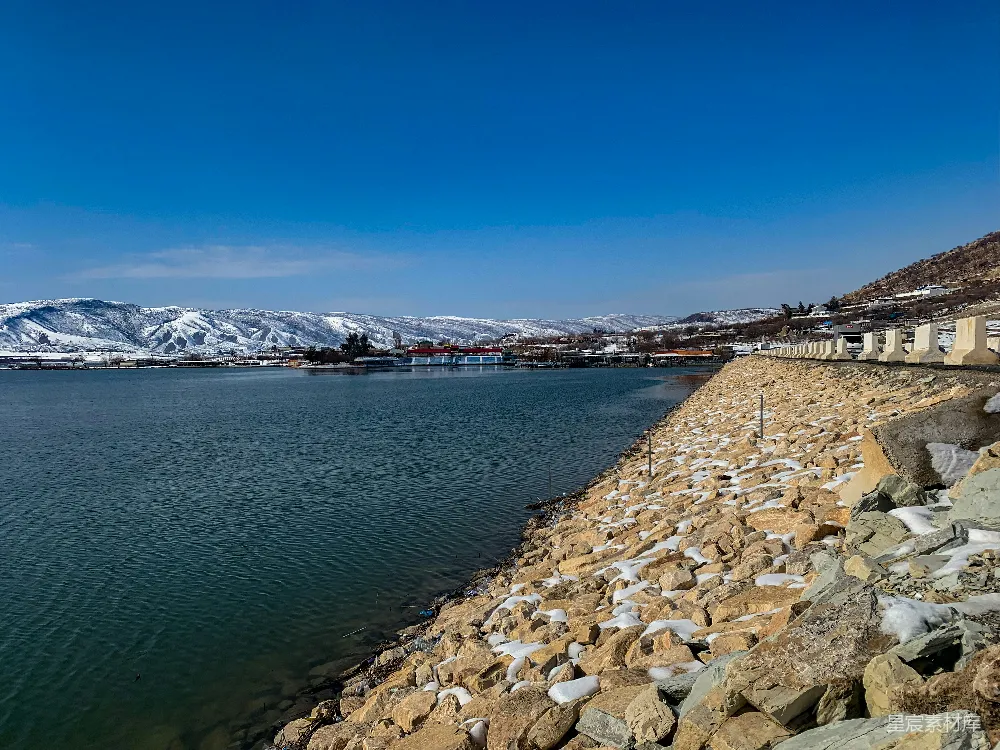 高清摄影 冬季 湖畔 雪景 自然风光 户外 冬季湖畔雪景
