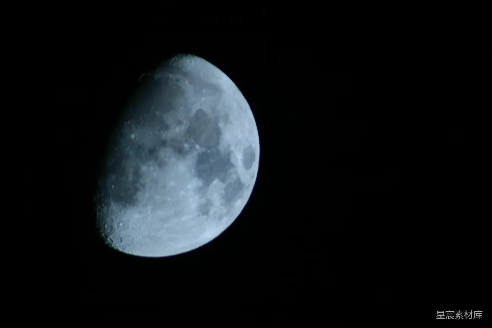 高清摄影 月亮 夜景 自然 宁静 天体 夜空中的银色月亮