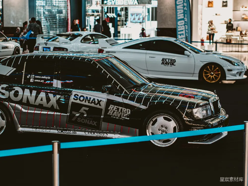 高清摄影 汽车 复古 展示 SONAX RETRO 经典车展示：SONAX与RETRO HAVOC