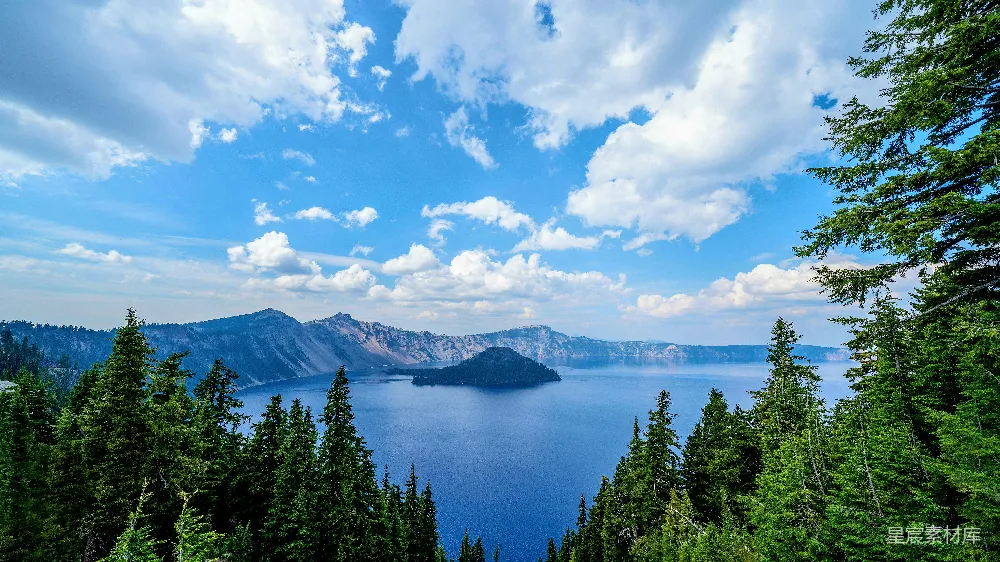 高清摄影 自然风光 湖泊 山景 旅游景点 户外摄影 火山口湖的壮丽景色