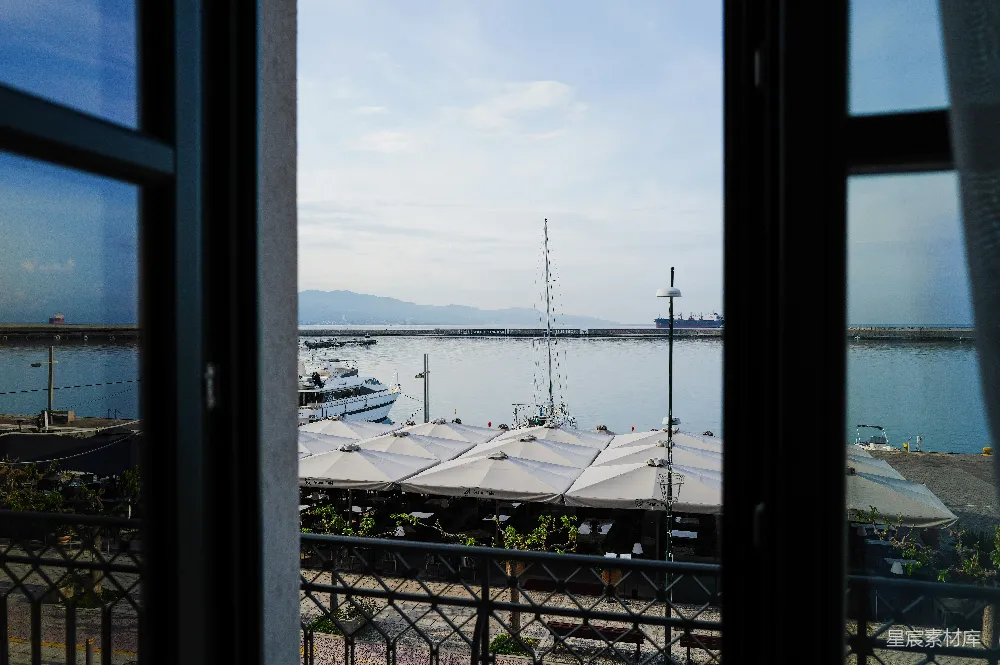 高清摄影 海港 船只 户外餐厅 风景 休闲 窗外的港口景色
