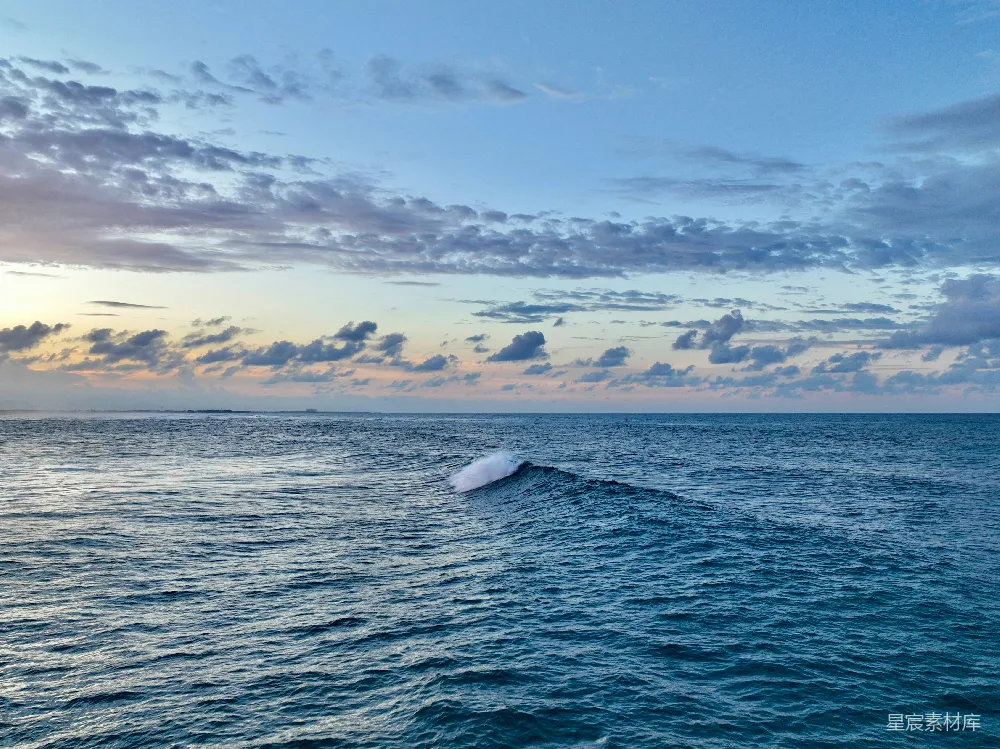 高清摄影 海景 清晨 自然 宁静 风景 晨曦海浪
