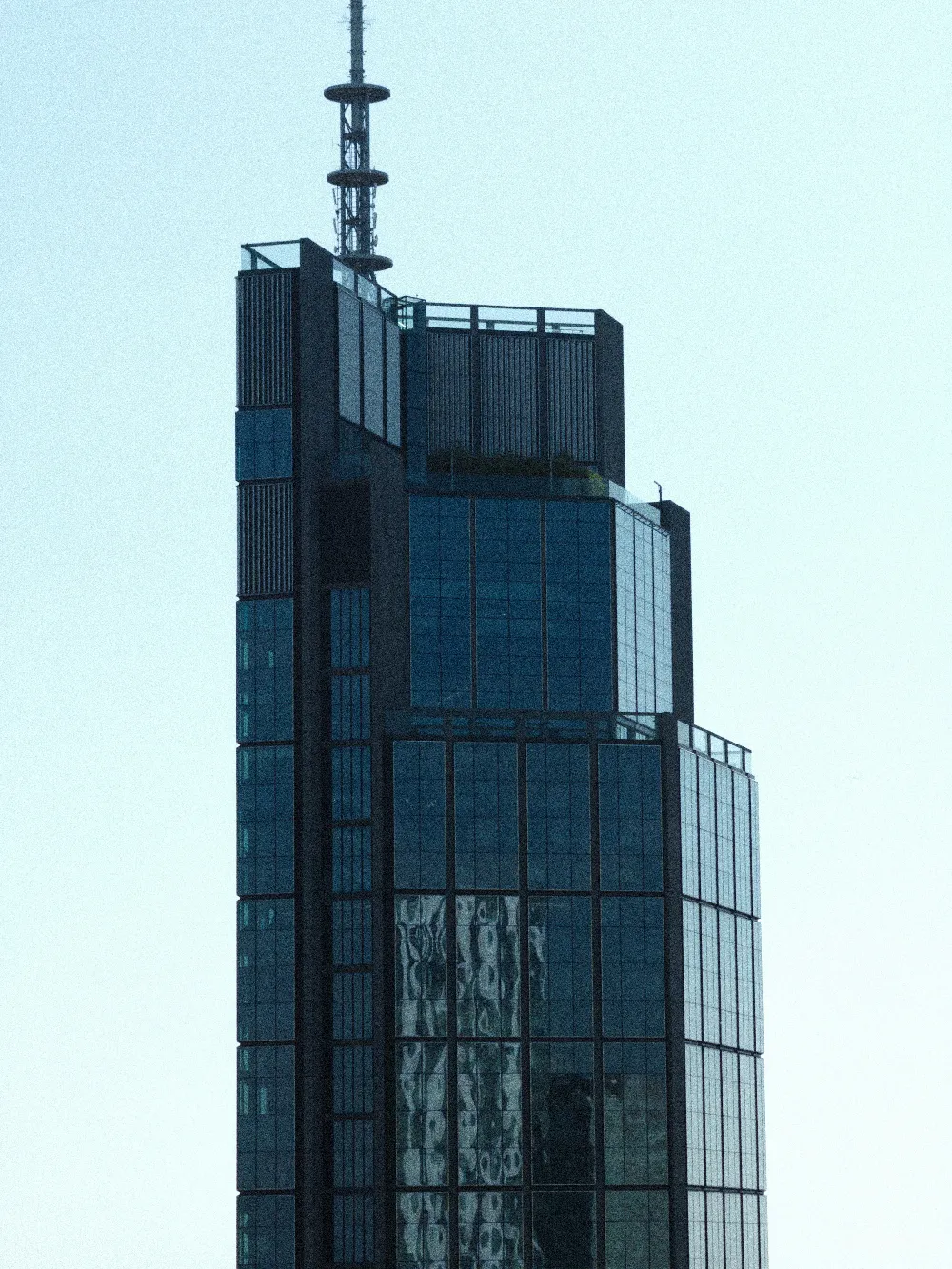 高清摄影 摩天大楼 现代建筑 城市景观 高层建筑 都市风格 现代城市中的摩天大楼