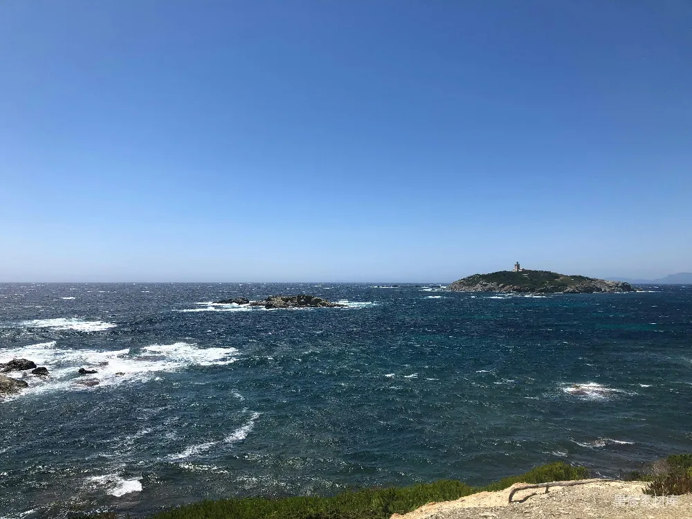 高清摄影 海岸线 灯塔 自然风光 宁静 夏日 海岸线上的灯塔