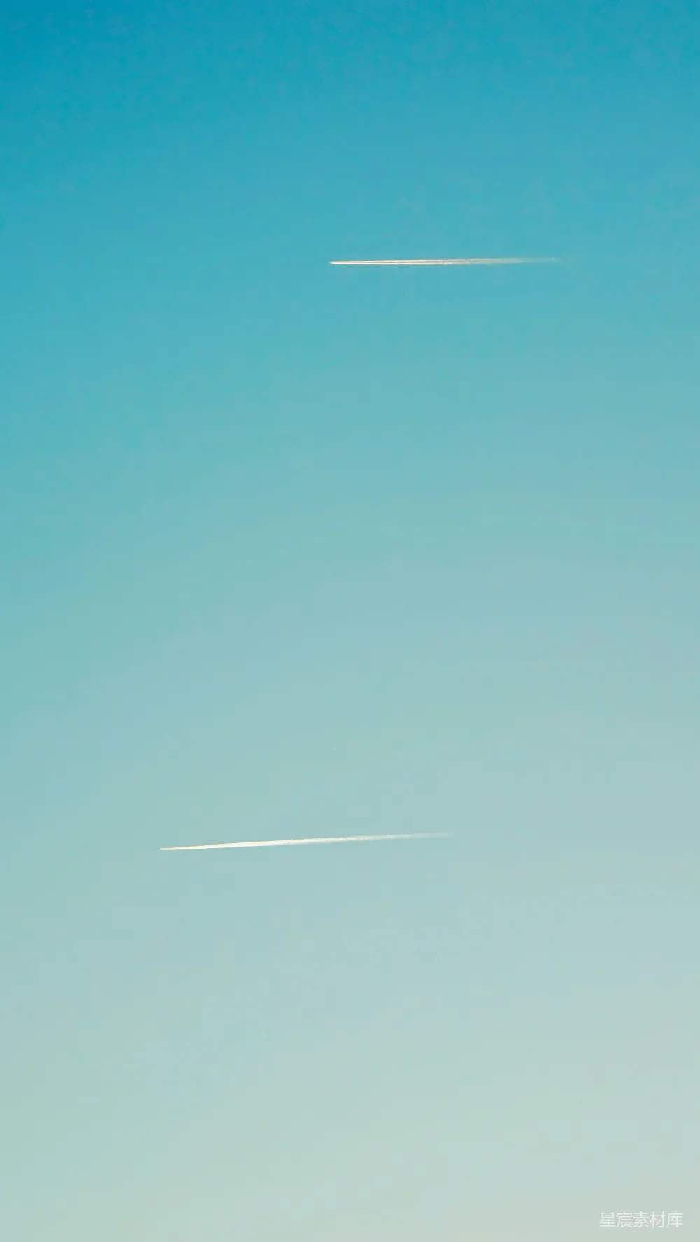 高清摄影 天空 飞机 尾迹 清新 自然 蓝天中的飞机尾迹